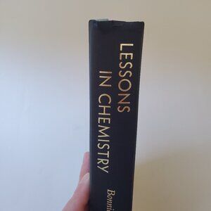 Hardcover Lessons in Chemistry by Bonnie Garmus